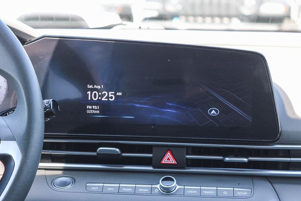 Used 2024 White Hyundai SEL image 15