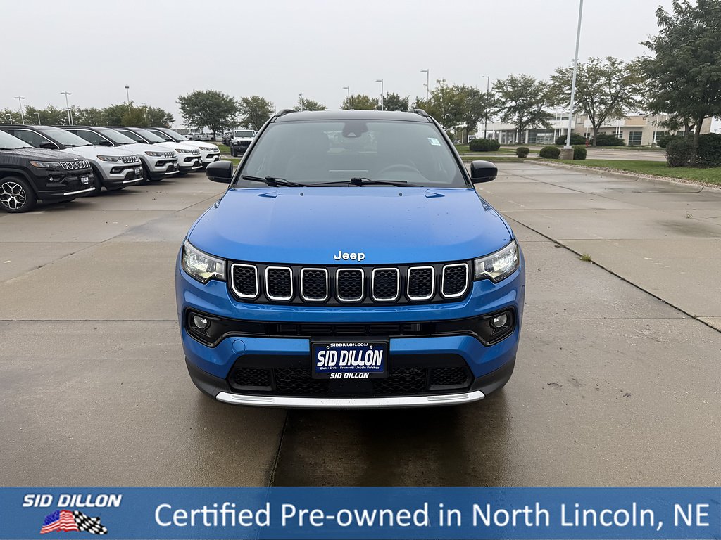 Used 2023 Laser Blue Pearl Coat Jeep Limited image 4