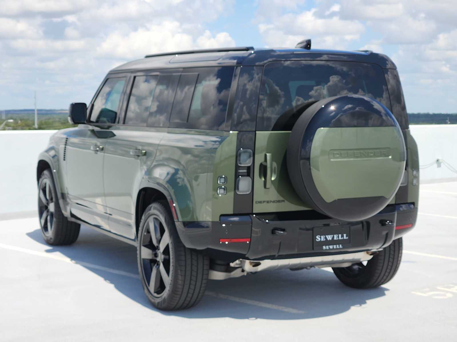 New 2026 Woolstone Green LAND ROVER X-Dynamic SE image 7