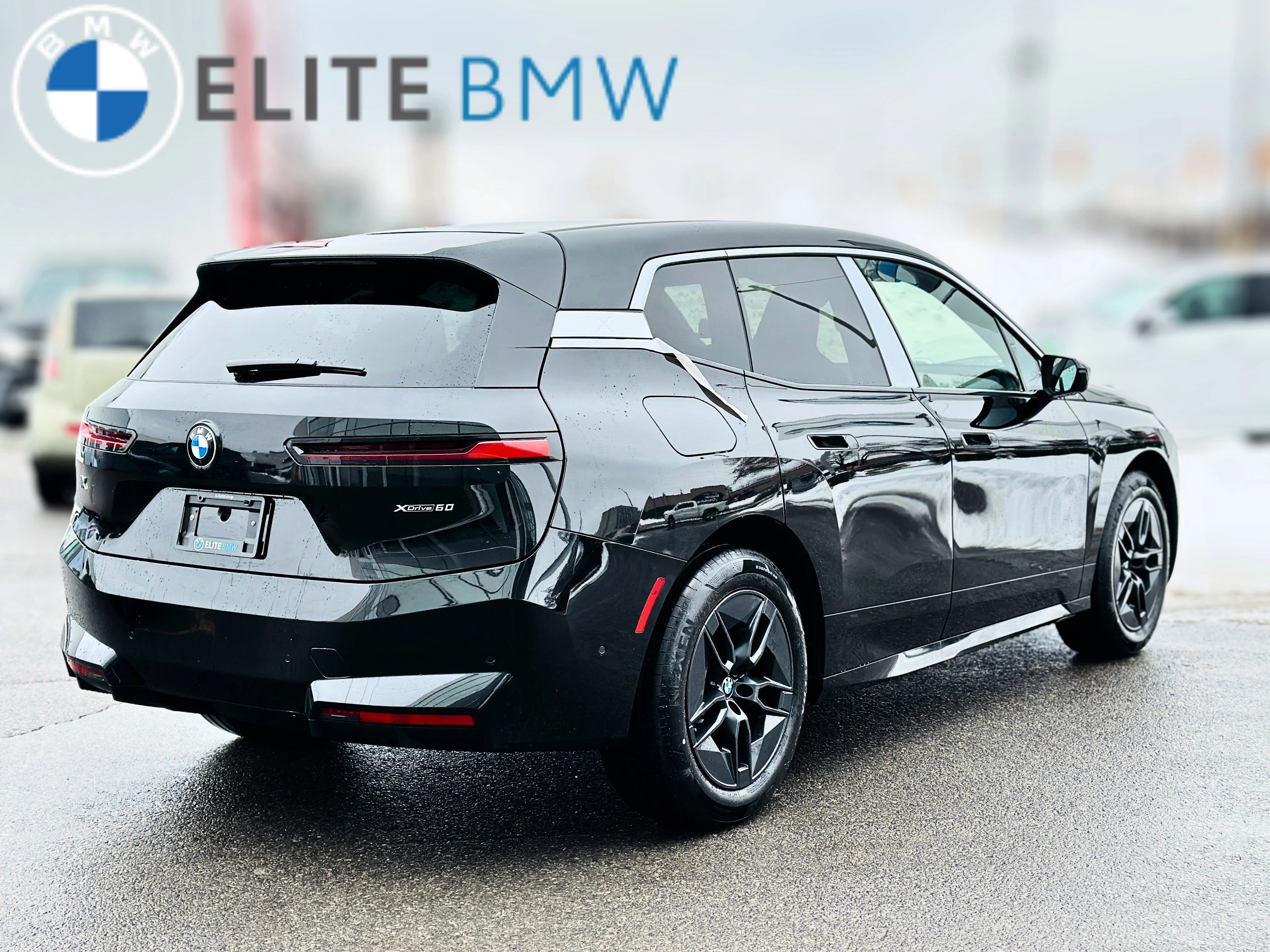 Used 2026 BLACK SAPPHIRE METALLIC BMW XDRIVE60 image 41