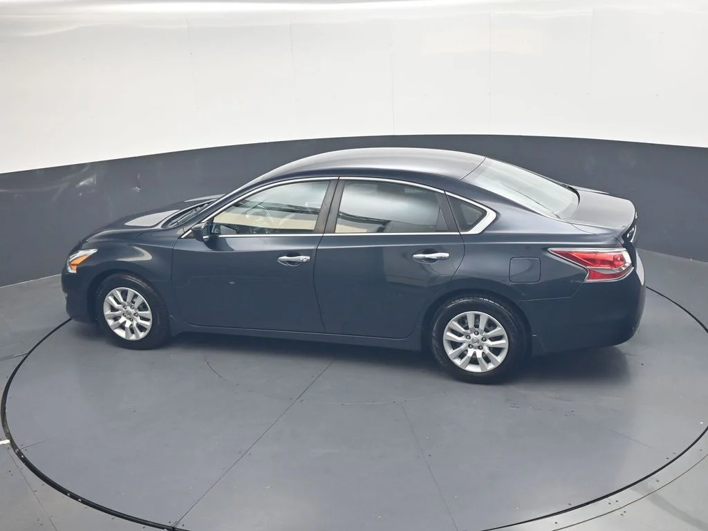Used 2015 Storm Nissan 2.5 S image 22