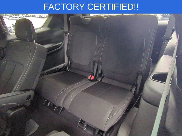 Used 2024 Gray Jeep Laredo image 31
