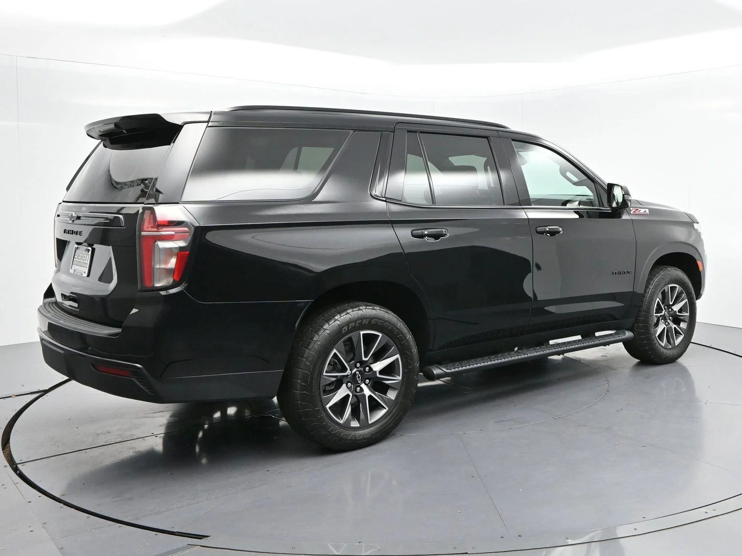 Used 2023 Black Chevrolet Z71 image 7