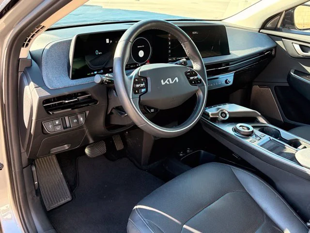 Certified Used 2023 Gray Kia Wind image 13
