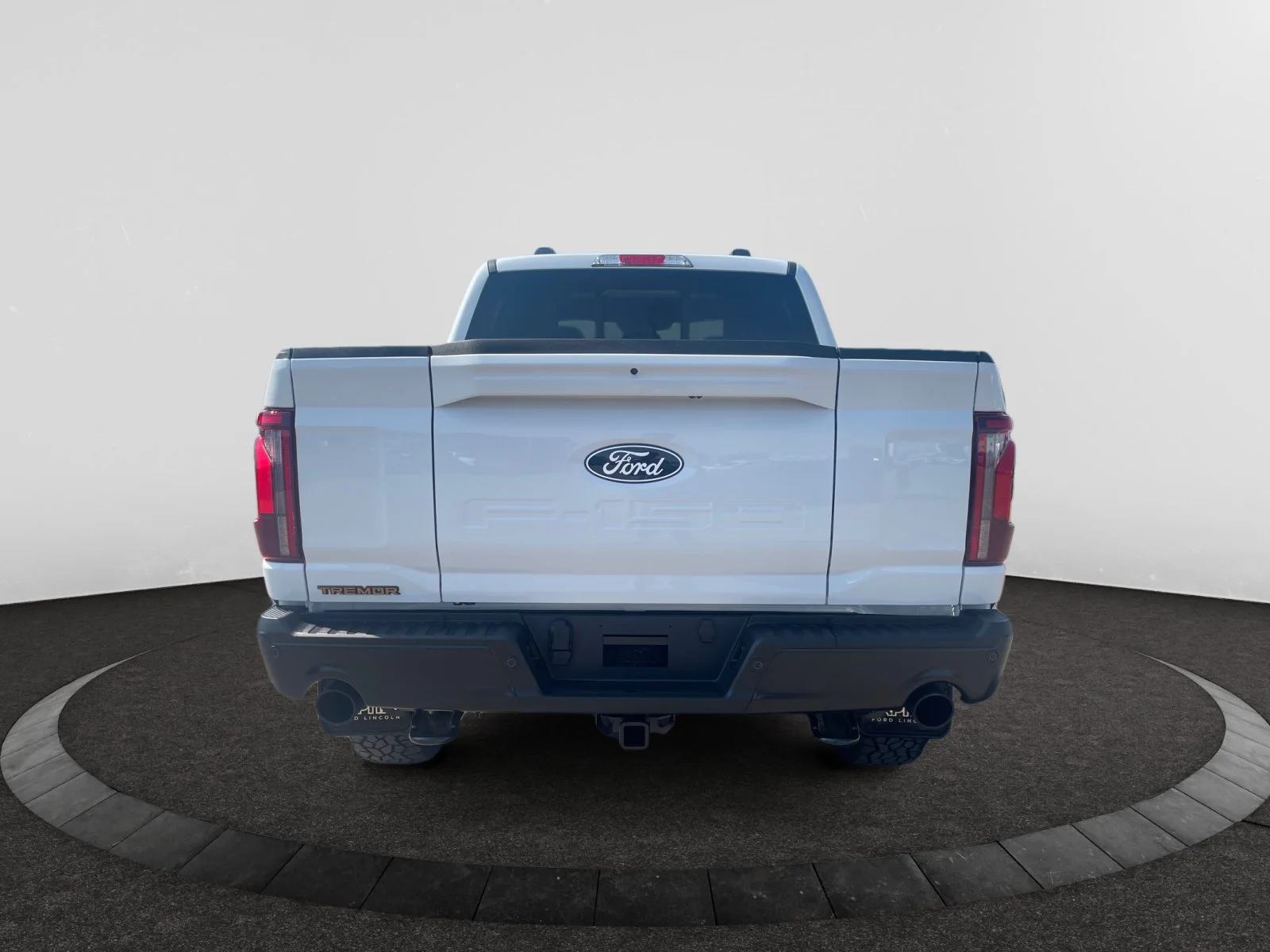 New 2026 Oxford White Ford Tremor image 4