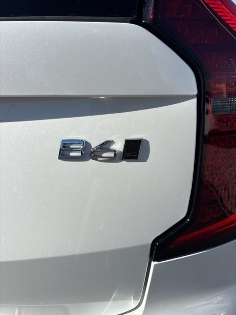 New 2026 White Volvo B6 Plus 7-Seater image 5