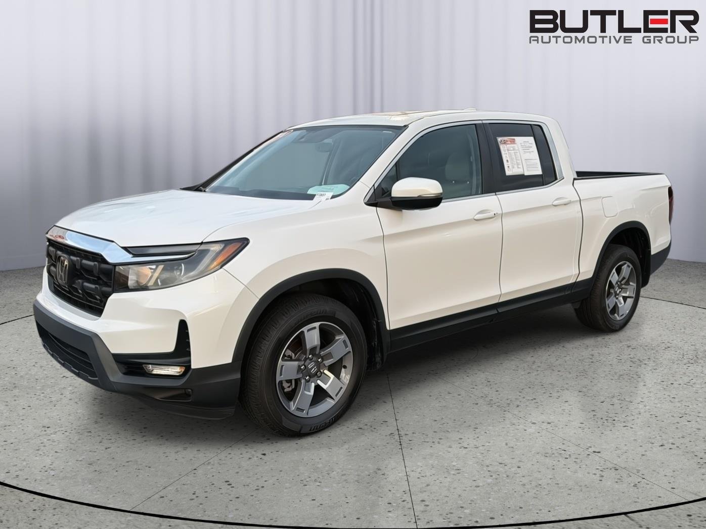 Used 2024 Platinum White Pearl Honda RTL image 1