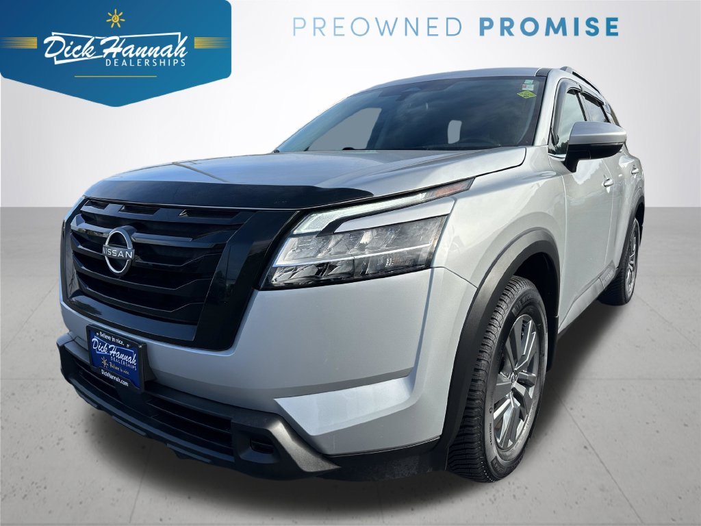 2022 Nissan Pathfinder SV