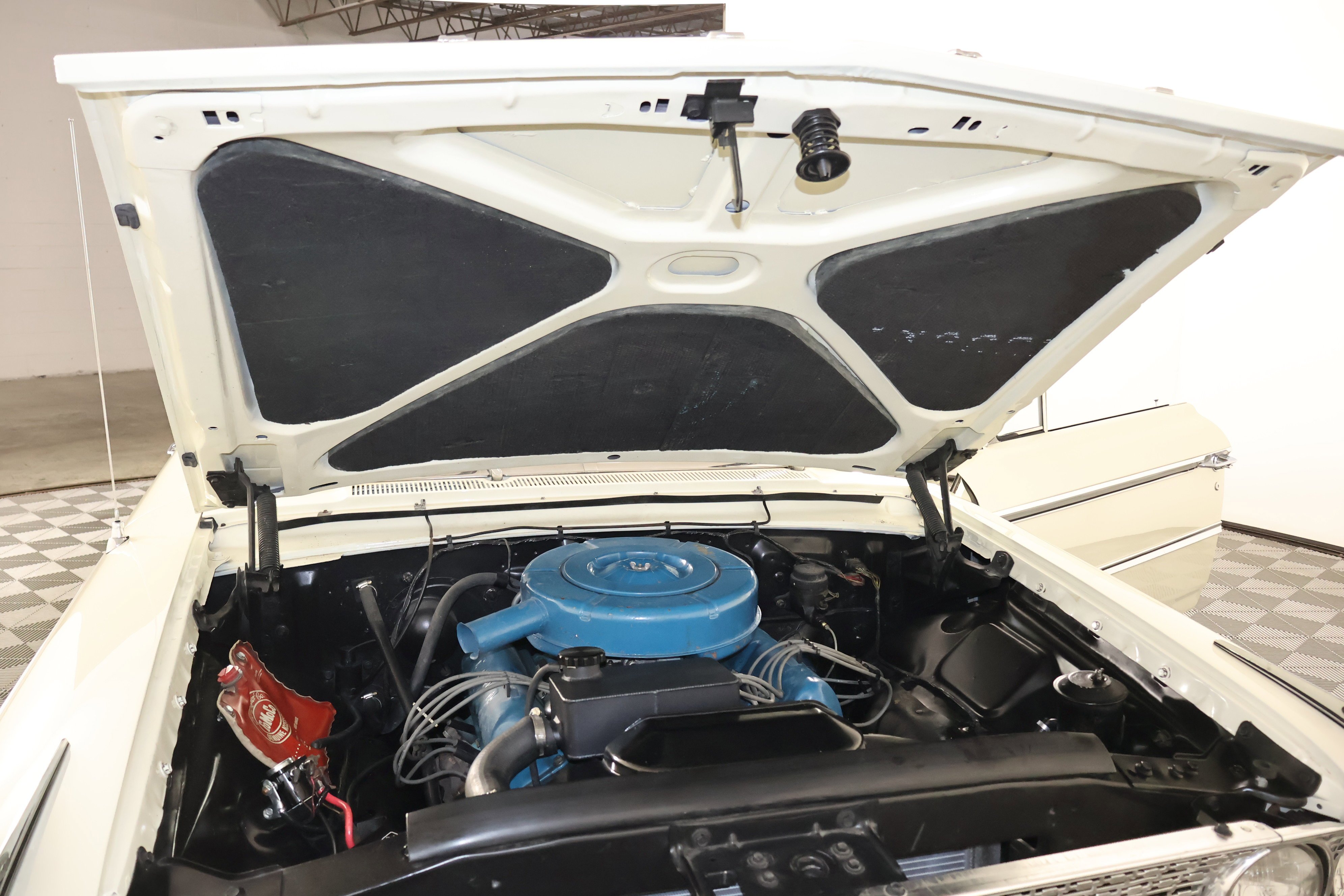 Used 1963 White Ford  image 64