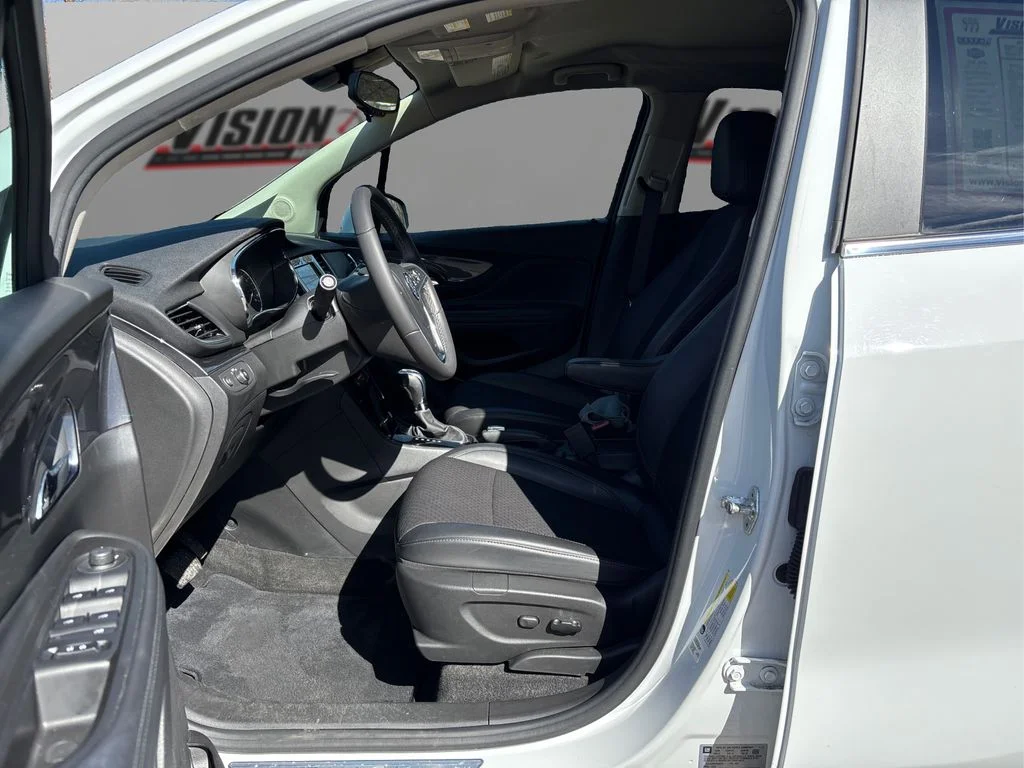 Used 2022 White Buick Preferred image 9