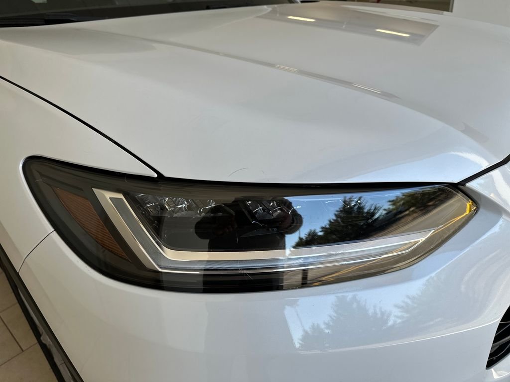 Used 2024 Platinum White Pearl Honda LX image 9