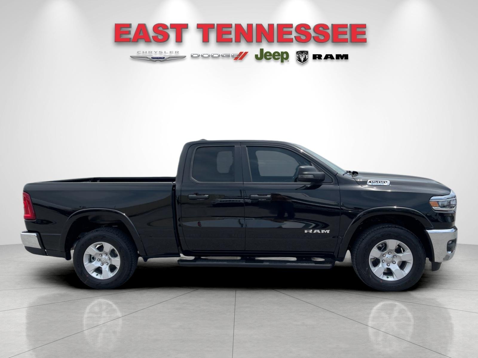 New 2026 Diamond Black Crystal Pearl-Coat Exterior Paint RAM Big Horn/Lone Star image 2