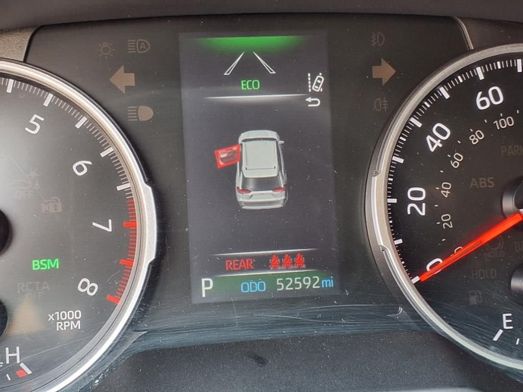 2022 Toyota RAV4 XLE - Photo 25