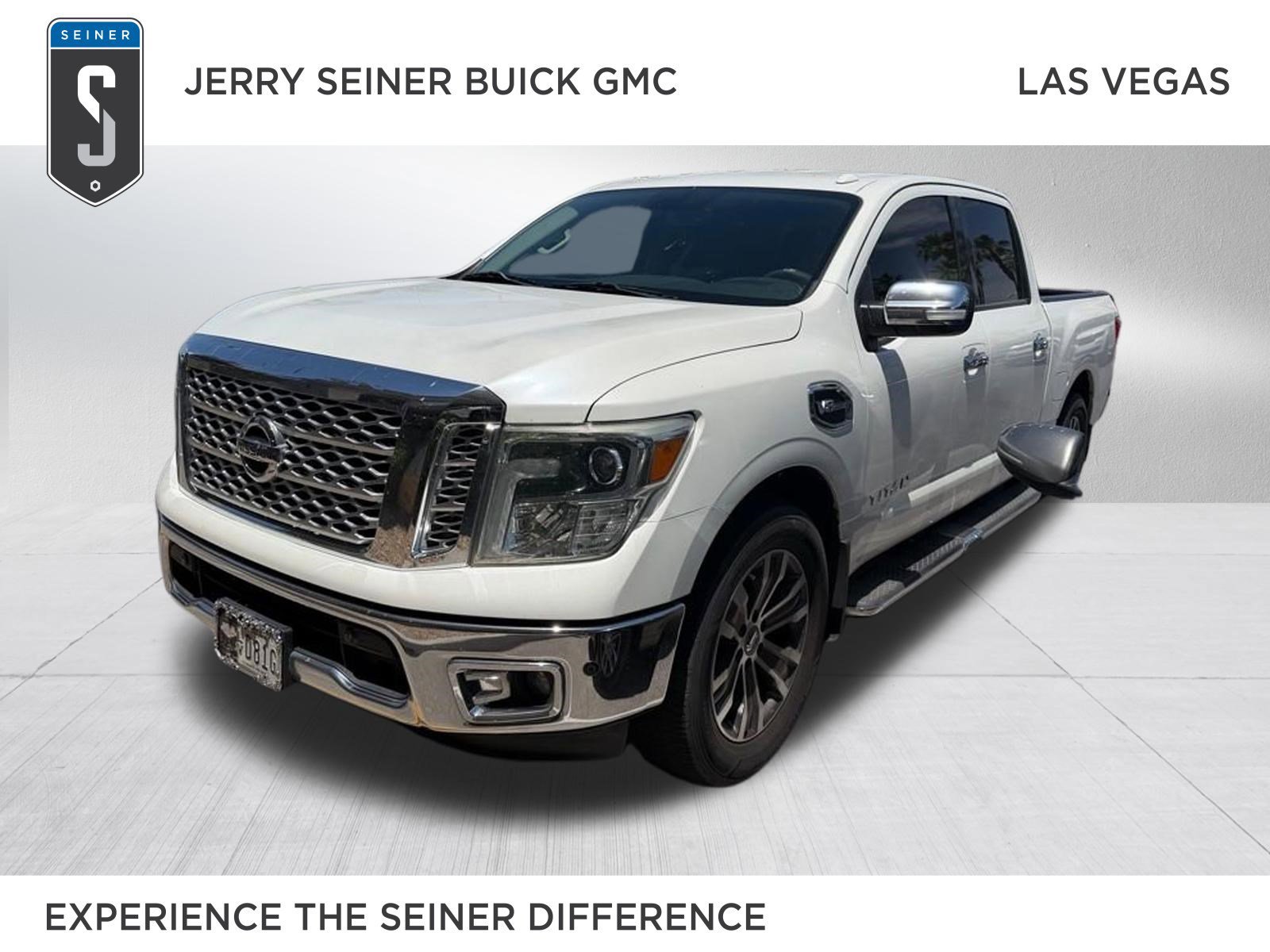 2017 Nissan Titan SL 4X2 Crew Cab's photo