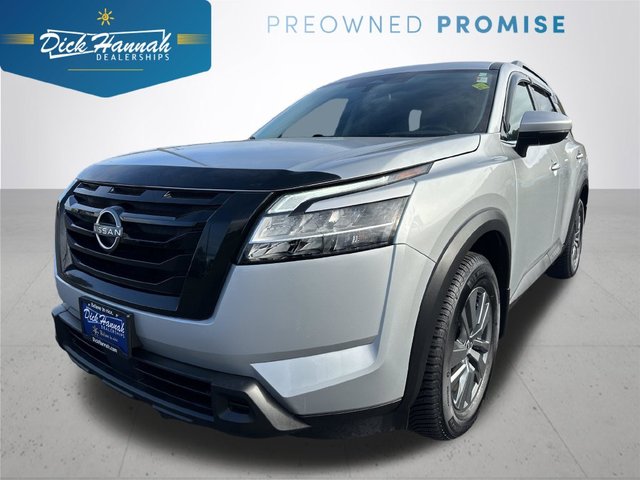 2022 Nissan Pathfinder SV
