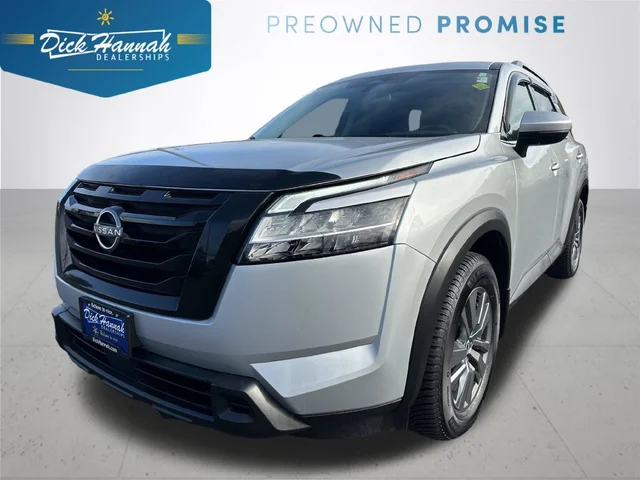2022 Nissan Pathfinder SV