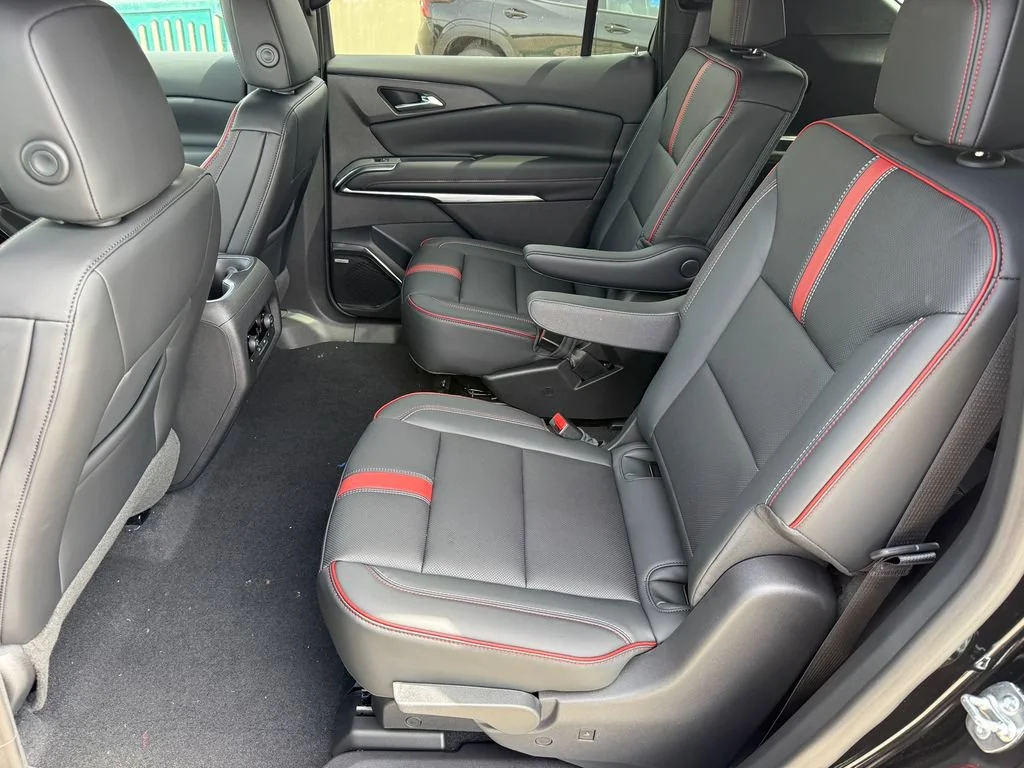 2027 Chevrolet Traverse RS - Photo 10