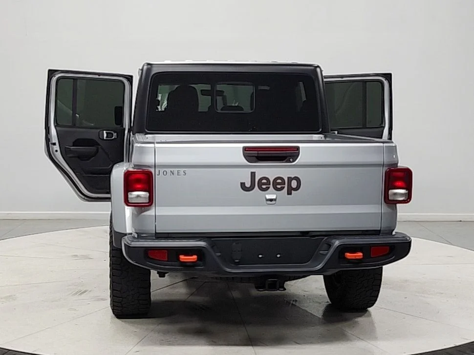 Used 2022 Silver Jeep Mojave image 14
