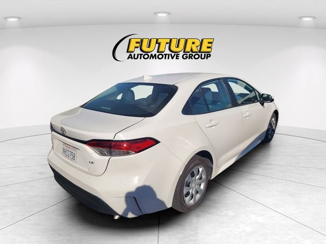 Used 2023 White Toyota LE image 3