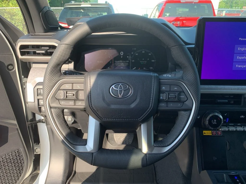 Used 2025 White Toyota Trailhunter image 25