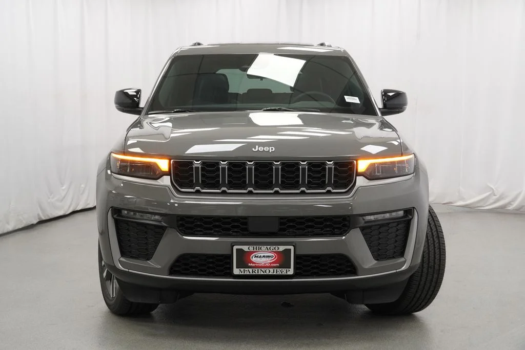 New 2027 Sting-Gray Clear-Coat Paint Jeep Limited image 7