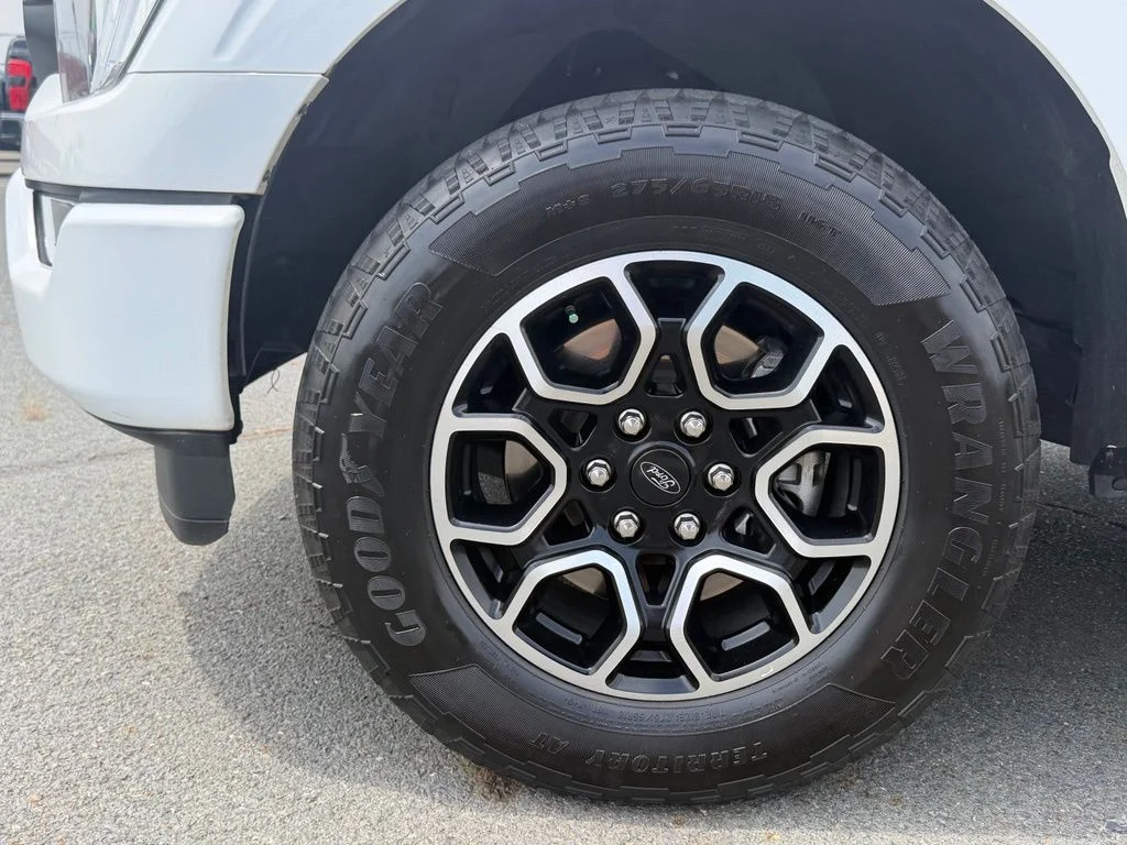 Used 2023 White Ford XLT image 9