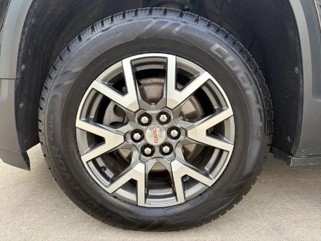 Used 2020 Black GMC SLE image 19