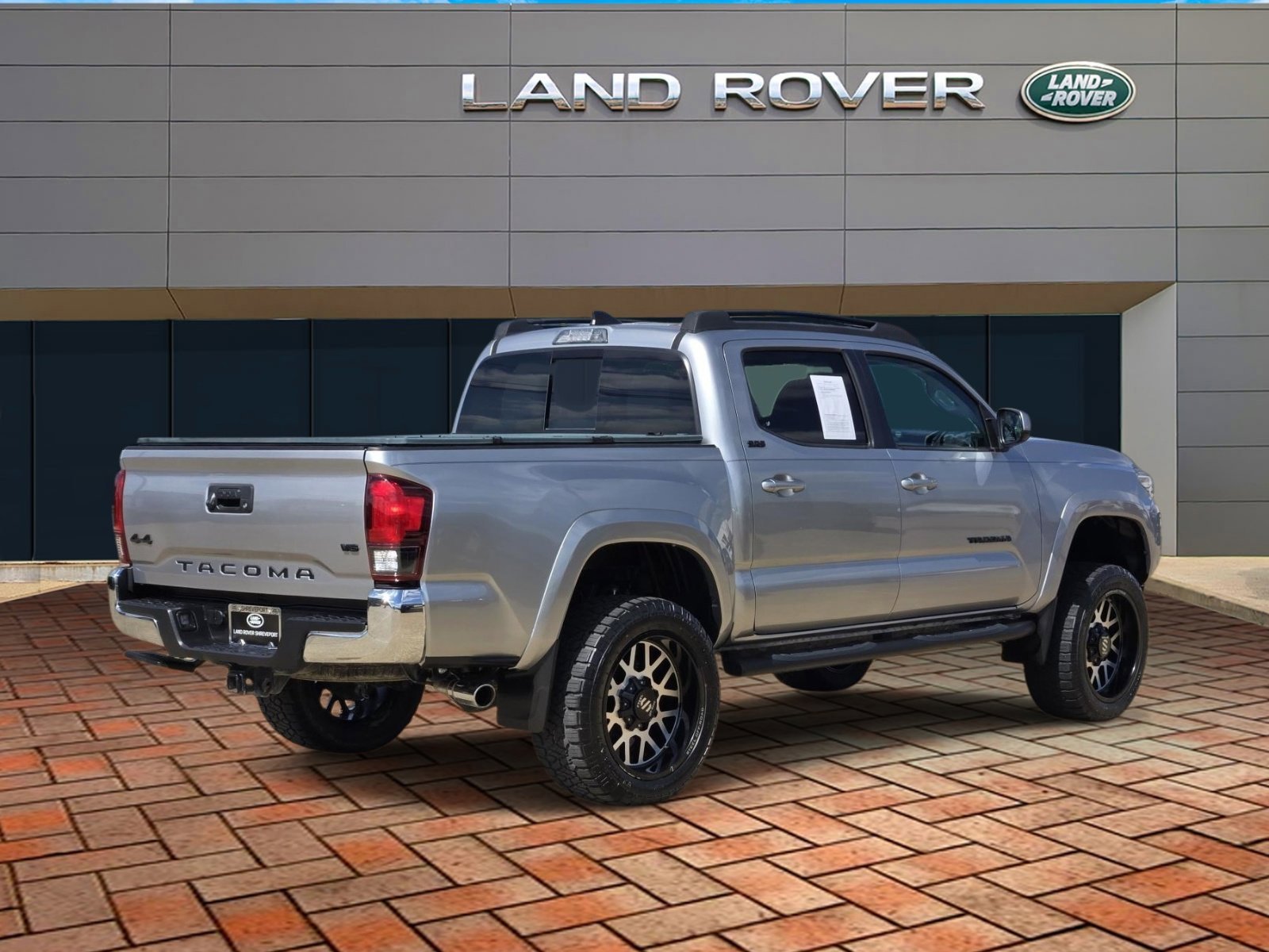 Used 2019 Magnetic Gray Metallic Toyota SR5 image 4