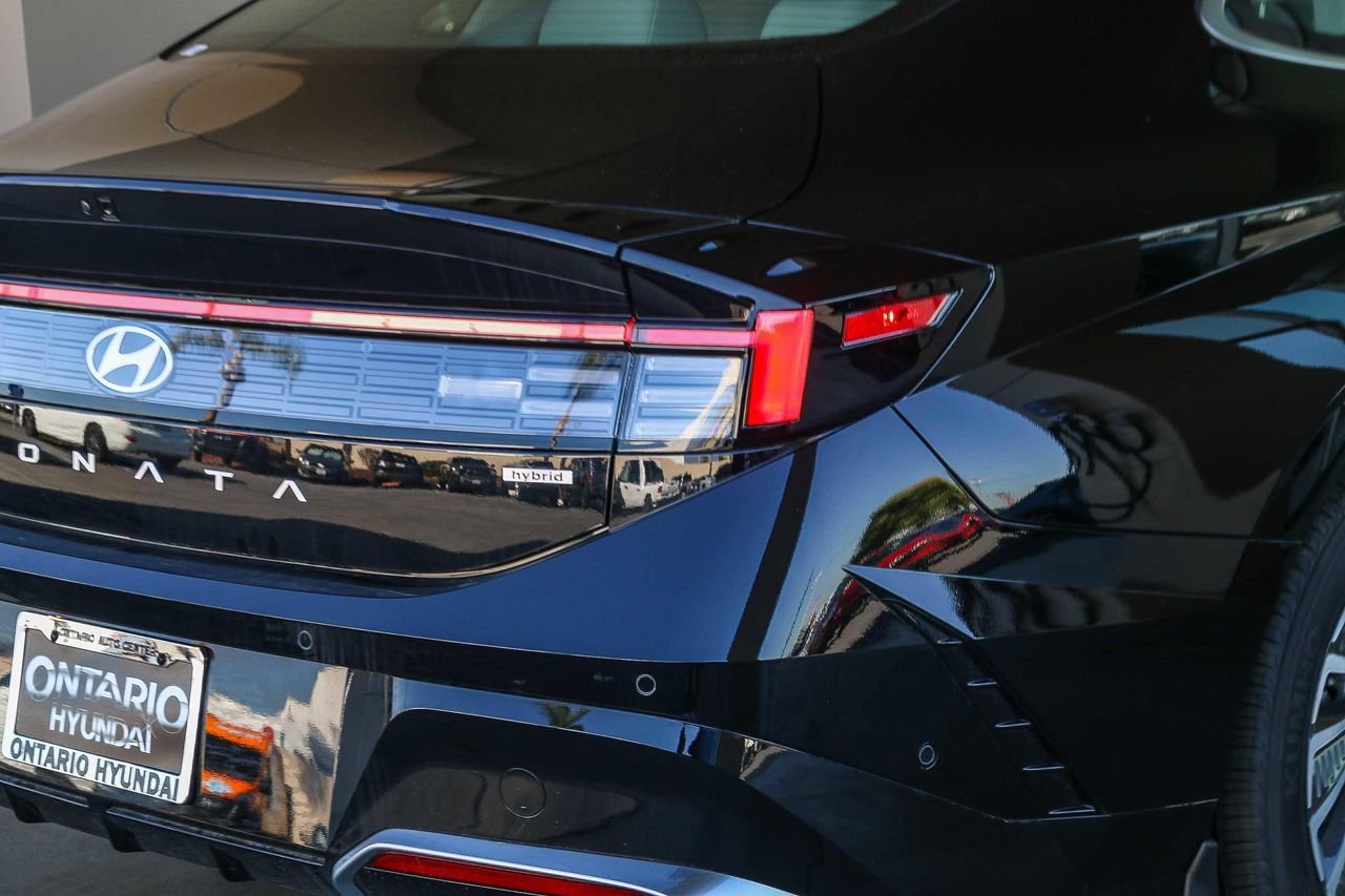 New 2025 Black Hyundai Limited image 9