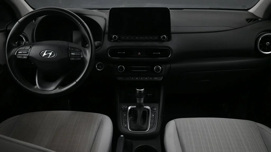 Used 2023 Black Hyundai SEL image 4