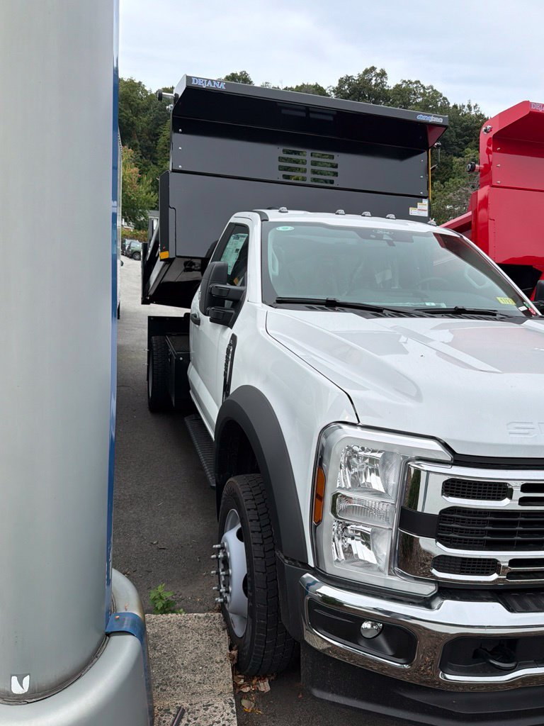 New 2026 Oxford White Ford F-550® XL image 3