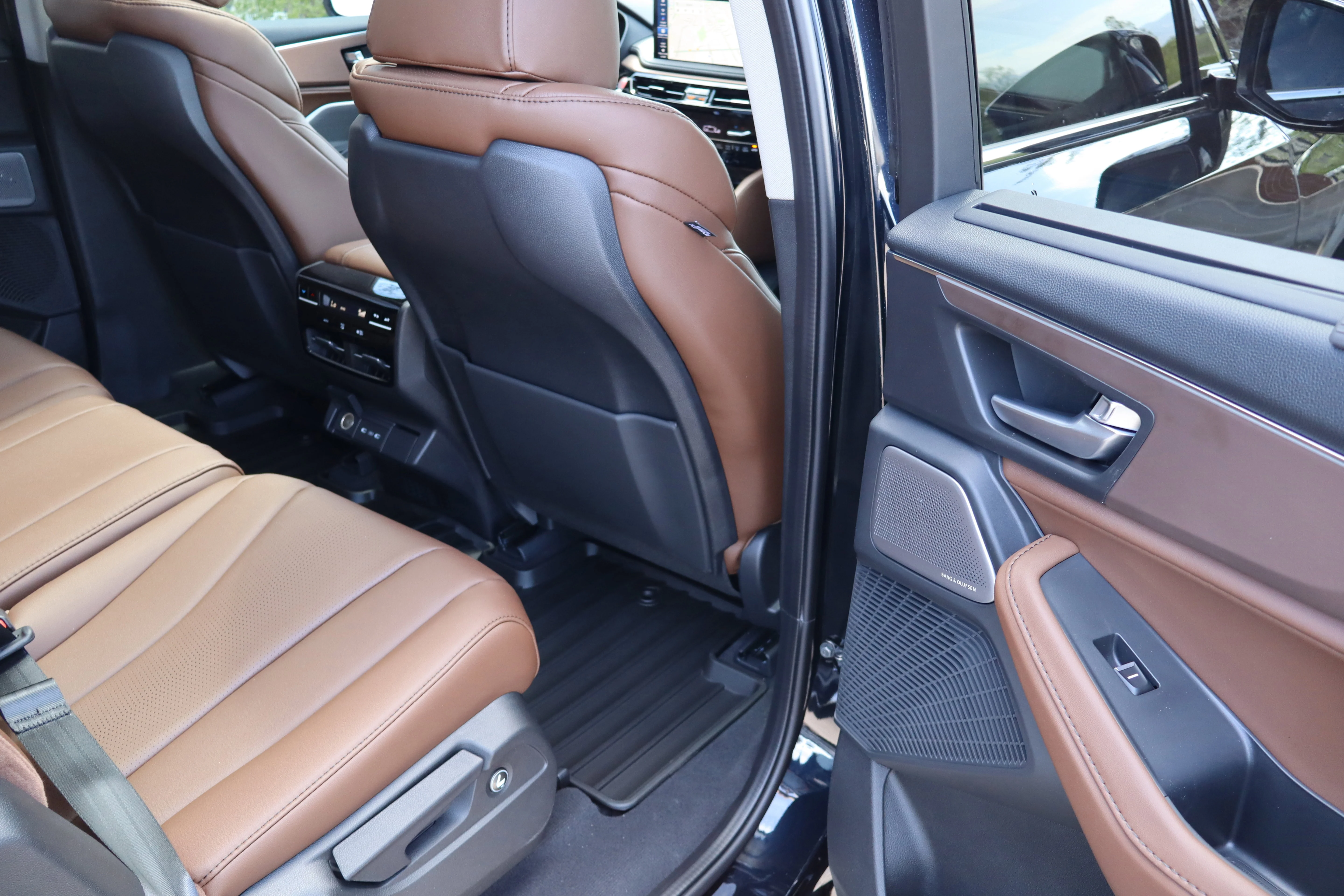 New 2026 Majestic Black Pearl Acura w/Technology Package image 31