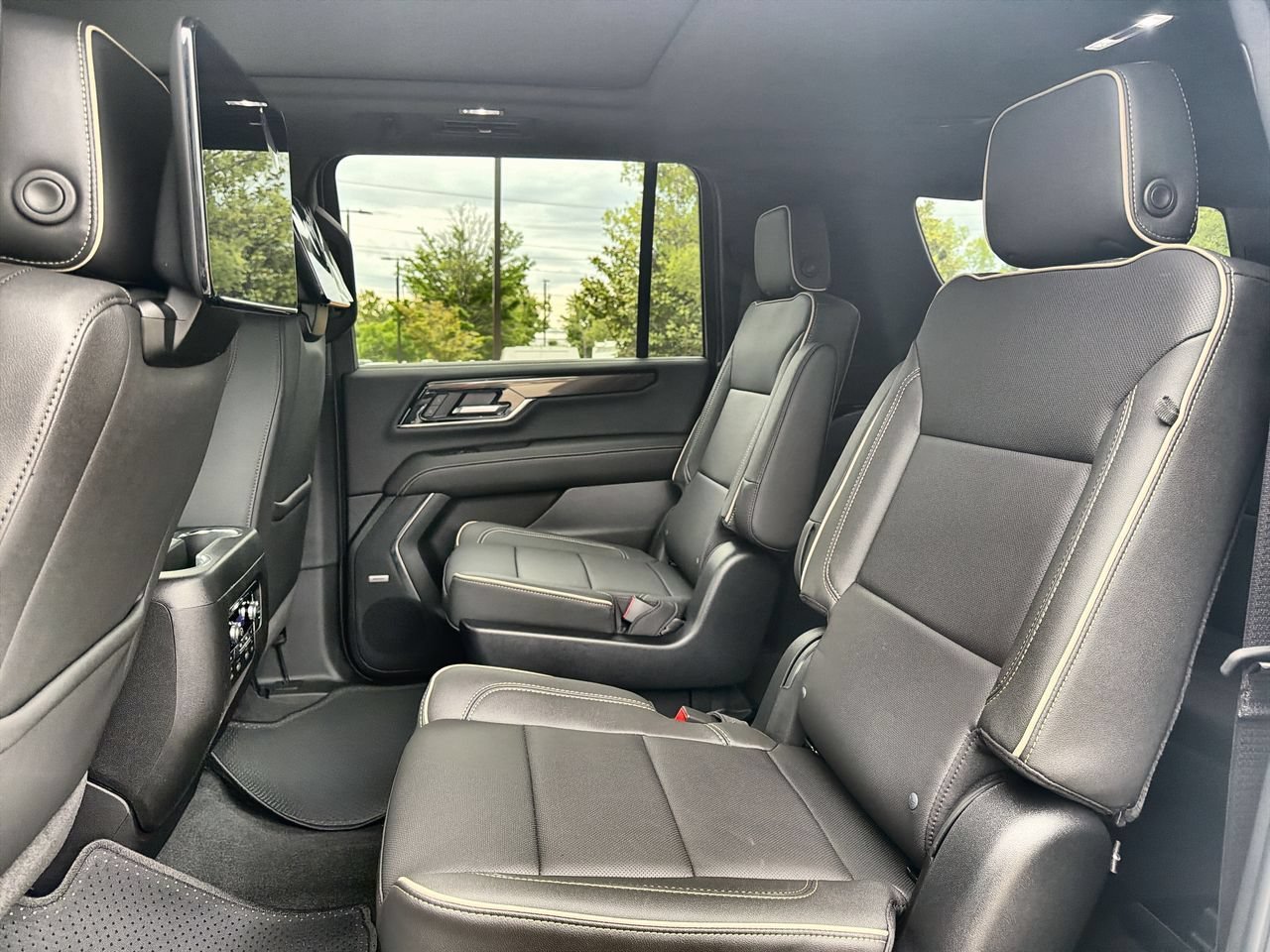New 2026 Summit White GMC Elevation image 20