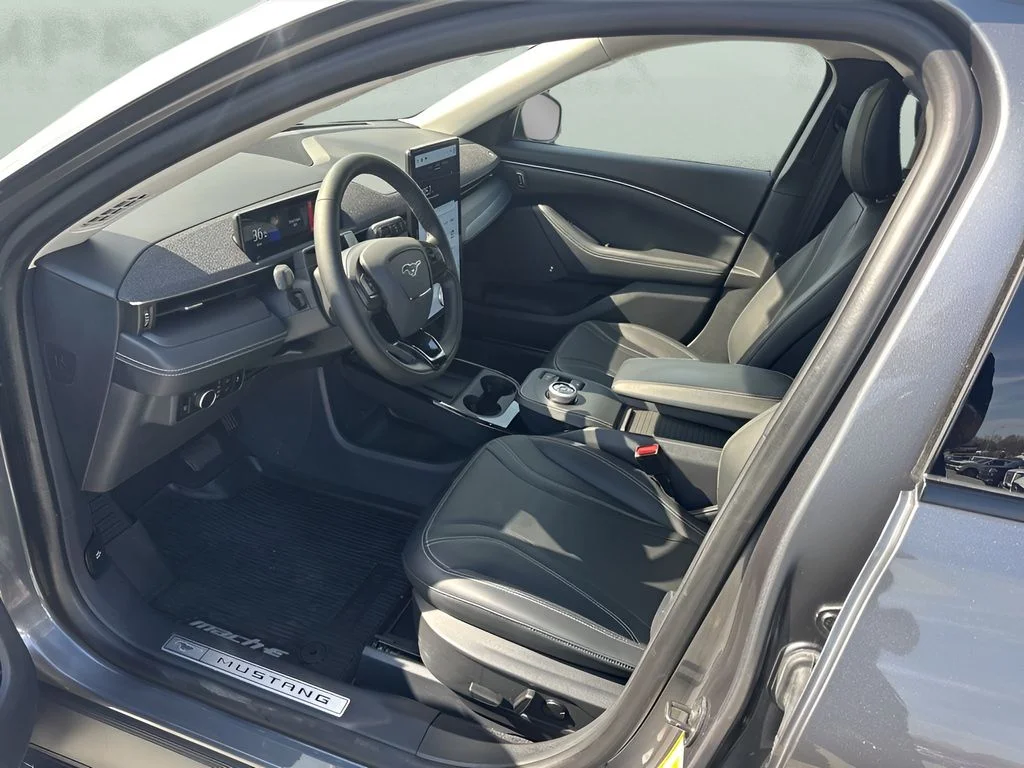 Used 2023 Gray Ford Premium image 9