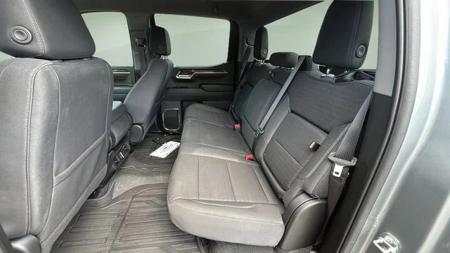 Used 2024 Silver GMC Elevation image 19