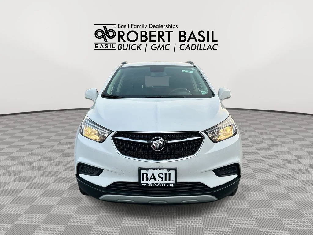 Used 2022 White Buick Preferred image 3