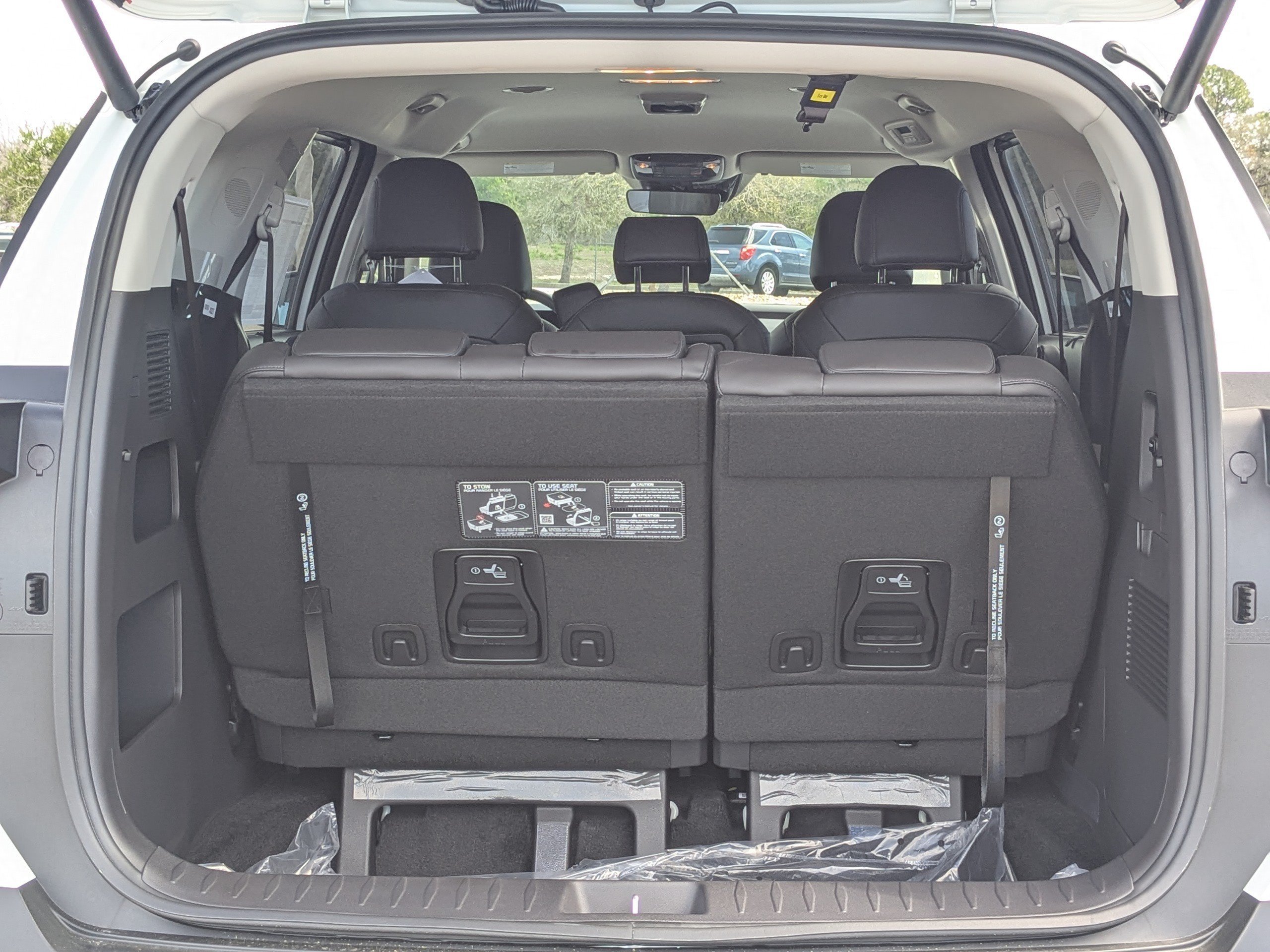 New 2026 Snow White Pearl Kia EX image 15