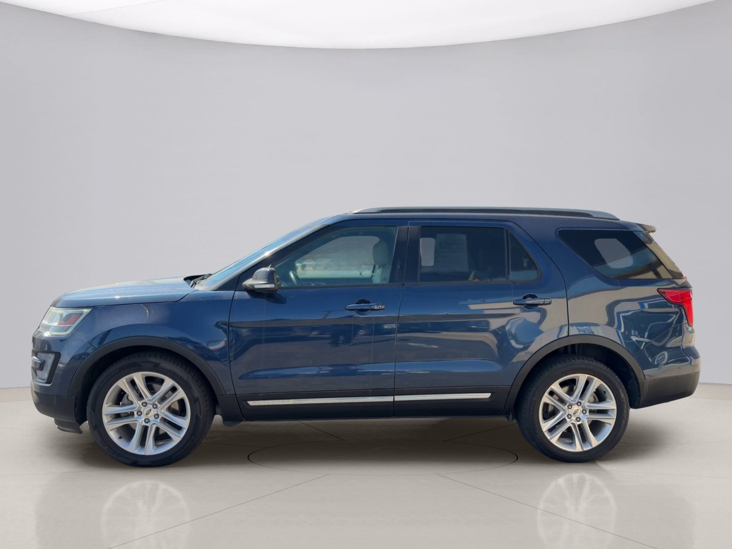 2017 Ford Explorer XLT - Photo 8