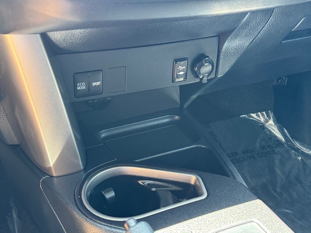 Used 2018 Red Toyota LE image 16