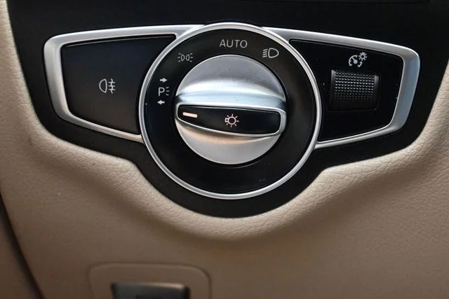 Used 2019 Black Mercedes-Benz GLC 300 image 24