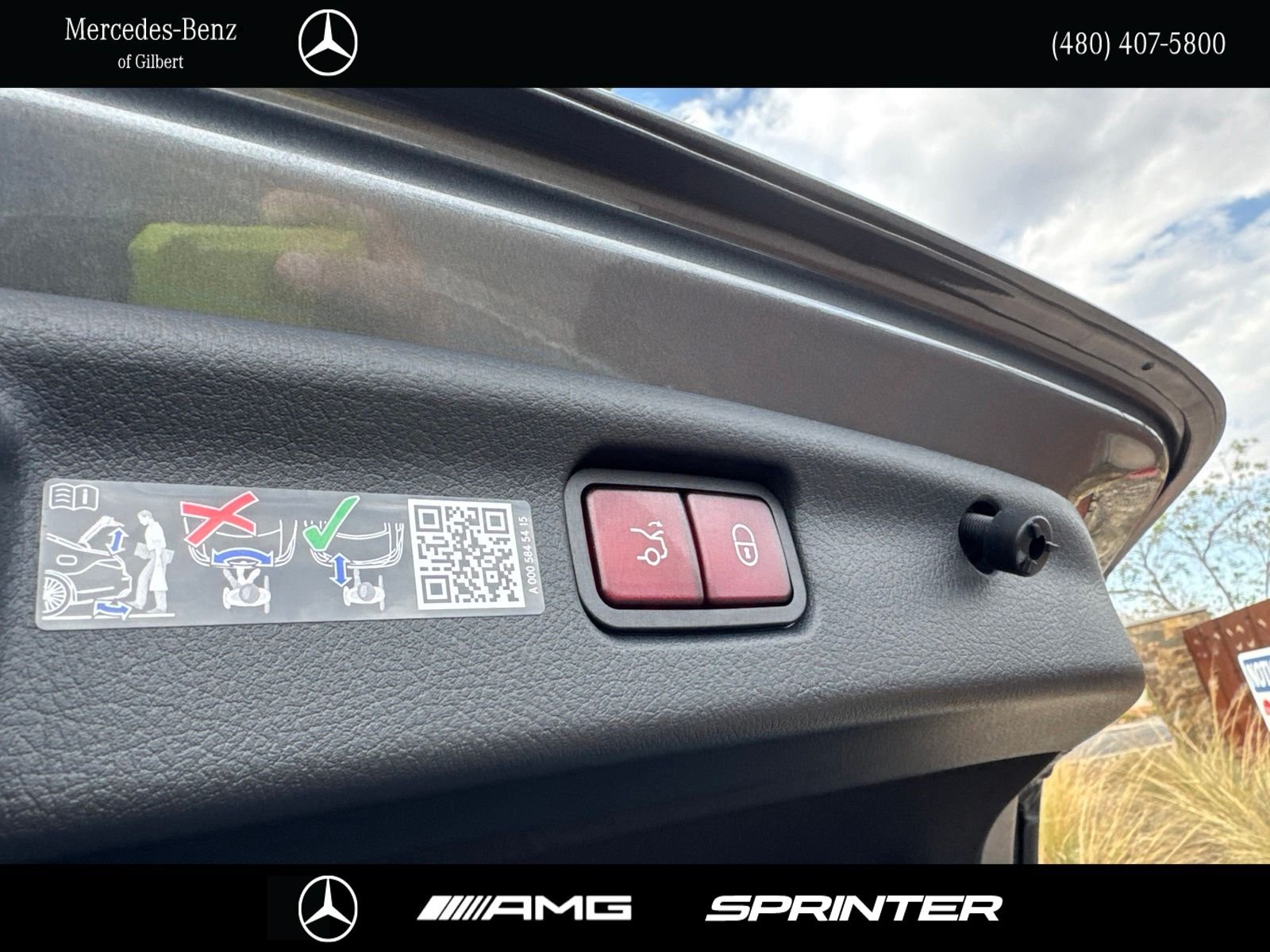 New 2026 Selenite Grey Metallic Mercedes-Benz C 300 image 9