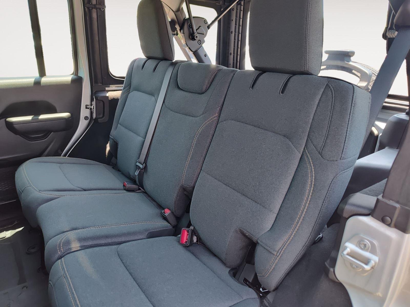 Used 2024 Silver Zynith Clearcoat Jeep Sport S image 13