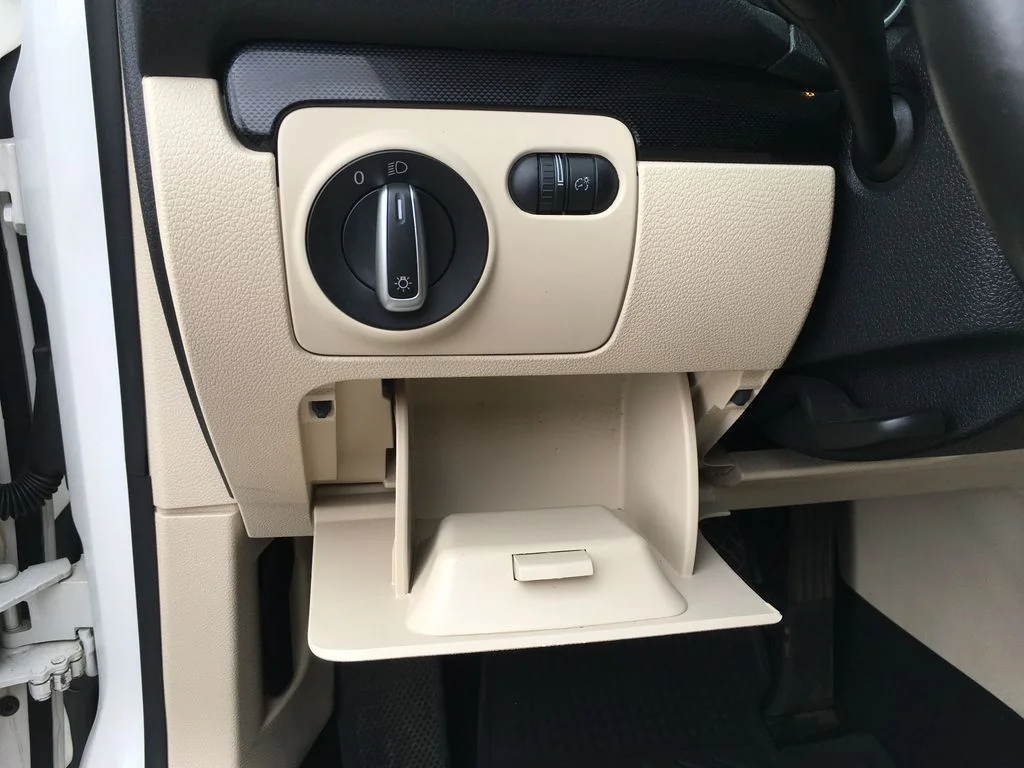 Used 2013  Volkswagen 2.0L TDI image 18