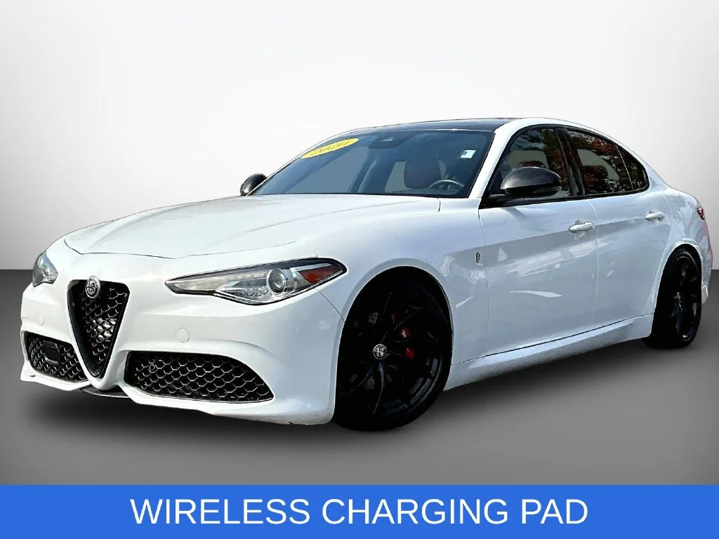 Used 2020 White Alfa Romeo Base image 3