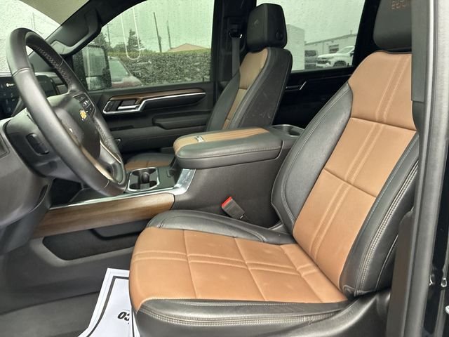 Used 2024 Black Chevrolet High Country image 11