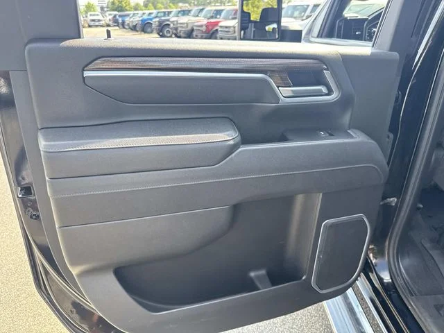 Used 2025 Black Chevrolet LT image 23