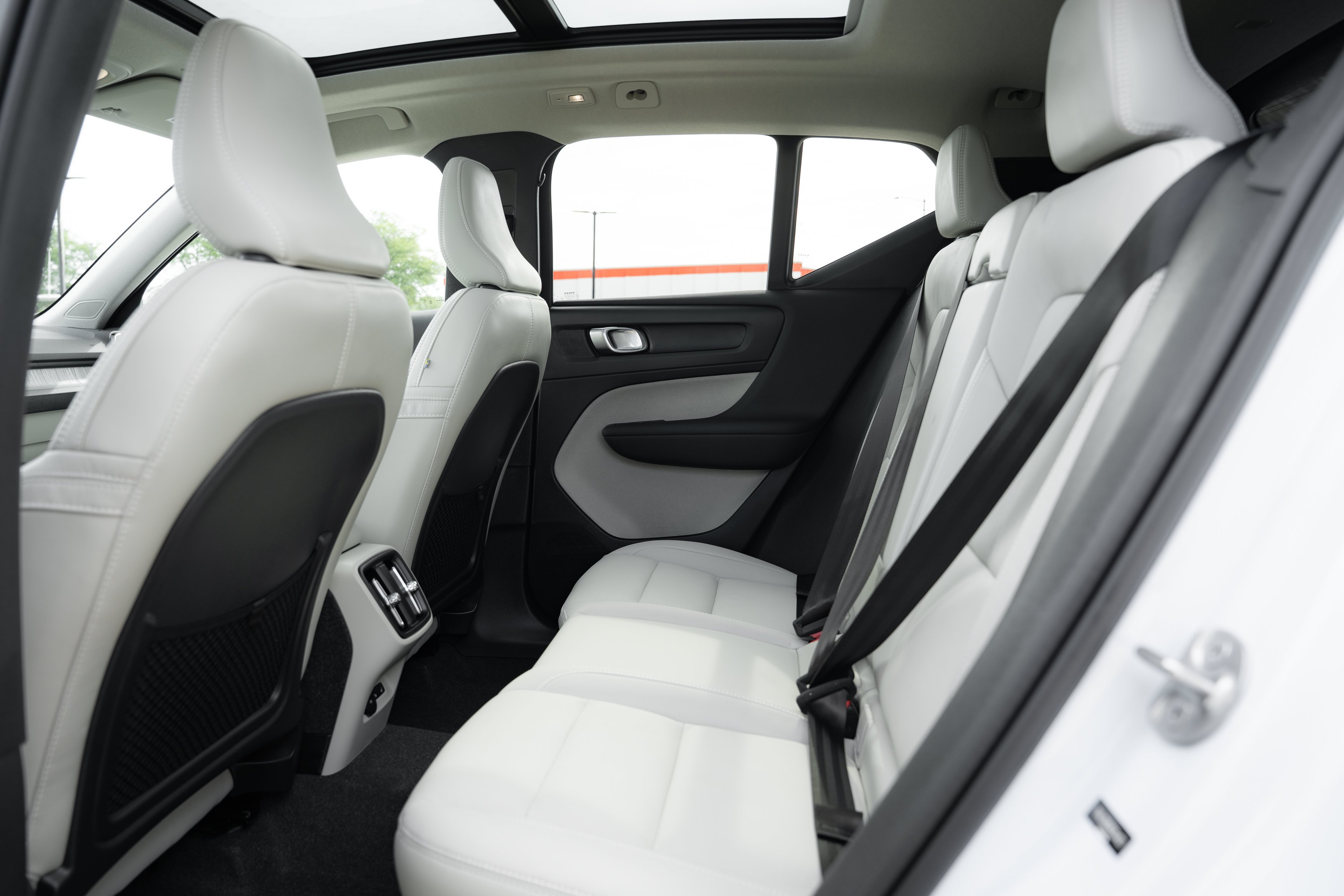 Used 2024 Cloud Blue Volvo Plus Bright Theme image 20