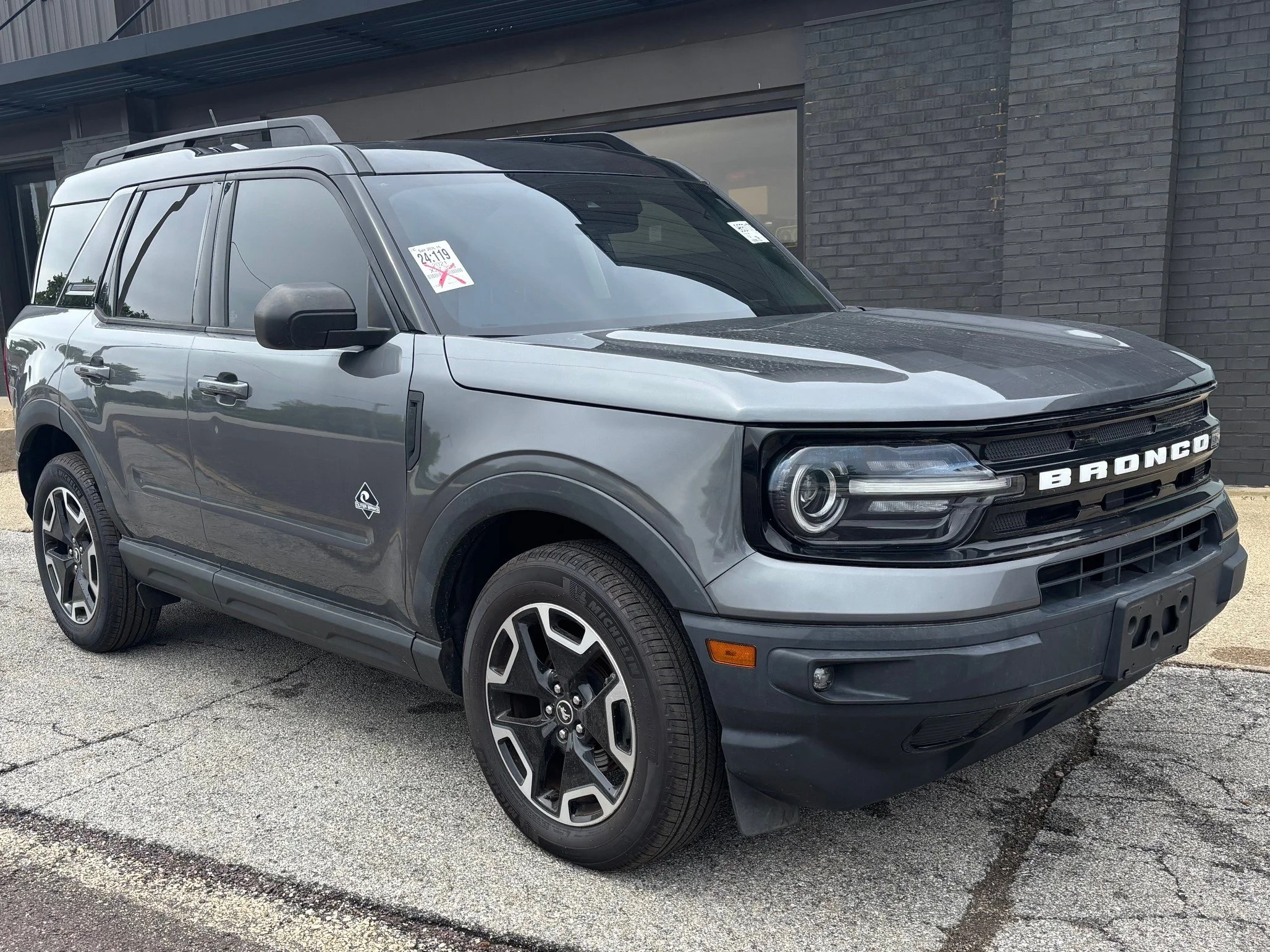 Used 2021 Gray Metallic Ford Outer Banks image 3