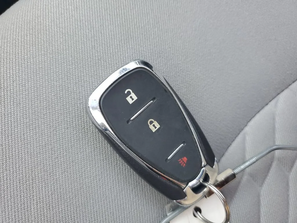 Used 2020 SILVER ICE METALLIC Chevrolet LT image 24