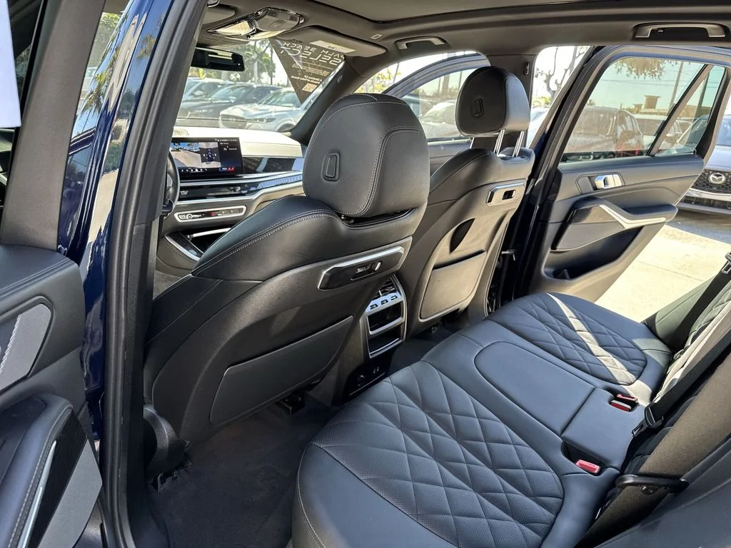 Used 2024 Blue BMW xDrive40i image 34